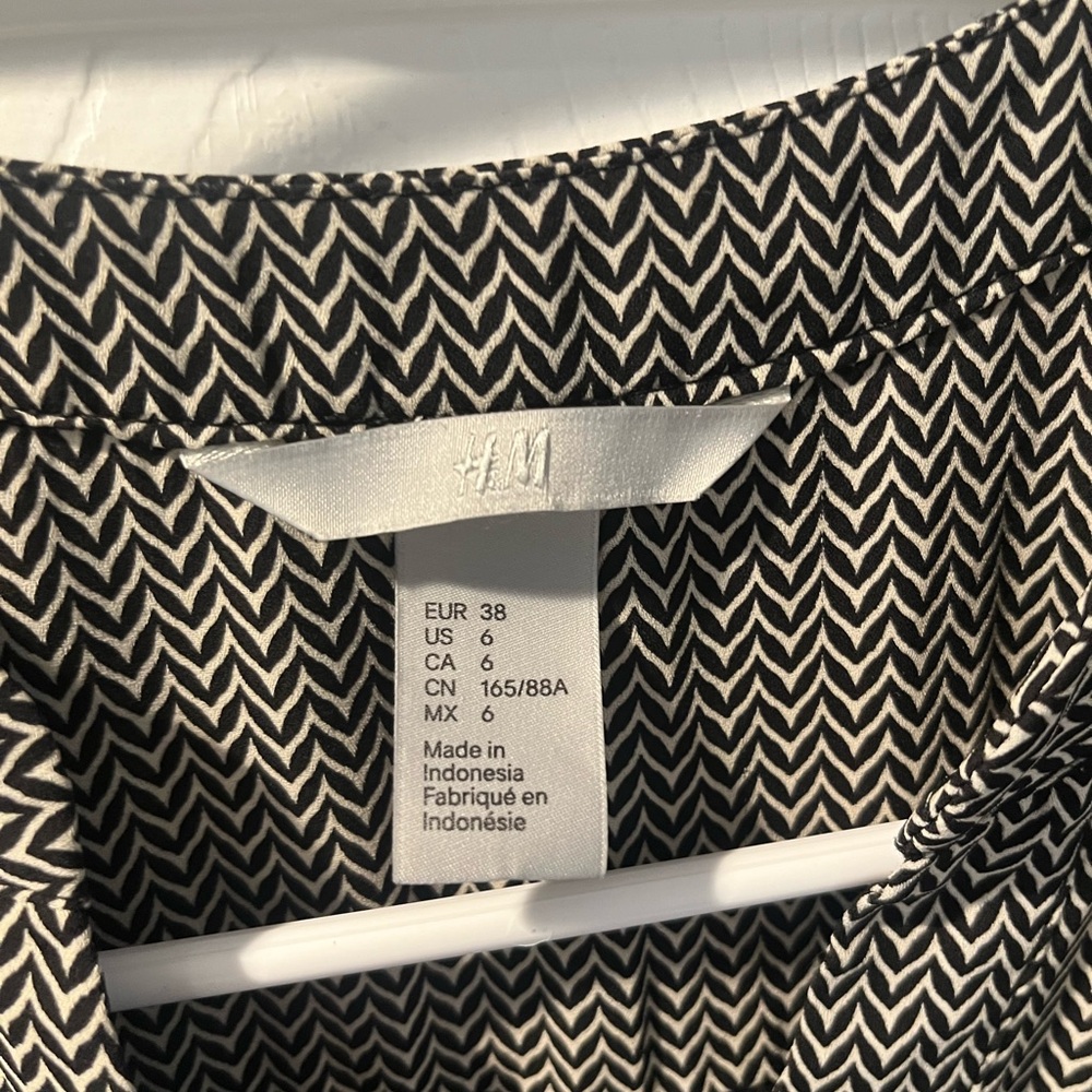 H&M Chevron Dress - Picture 2 of 4